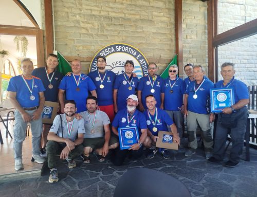 Podio CI promozionale a squadre di pesca in Fiume 2026